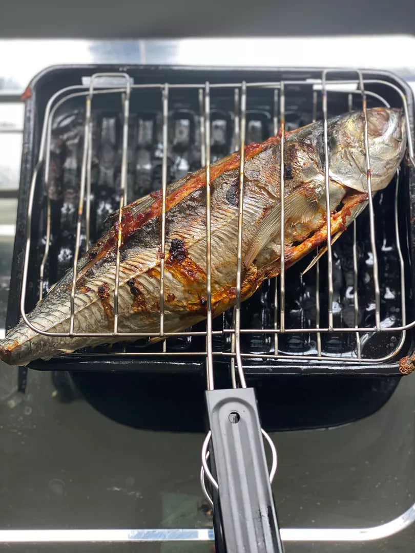 Pemanggang ikan jepun